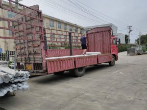 金用護(hù)欄2020年7月24日鋅鋼樓梯扶手裝車(chē)發(fā)貨！