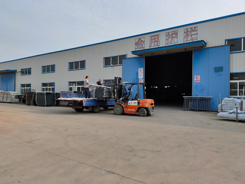 金用護(hù)欄2020年9月2日鋁合金陽臺護(hù)欄發(fā)貨! 金用護(hù)欄2020年9月2日鋁合金陽臺護(hù)欄發(fā)貨!