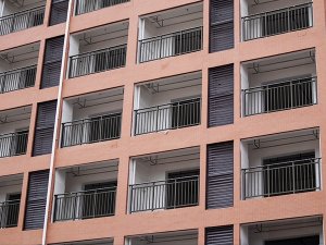 鋅鋼護欄與鋁合金護欄相比有哪些優(yōu)勢？看過這里你就知道了！