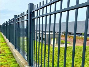 鋅鋼護欄和鐵藝護欄誰的性價比高？看過這里你就知道了！