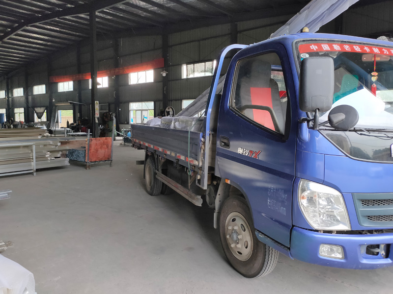 金用護欄2020年9月21日鋅鋼陽臺護欄發貨！