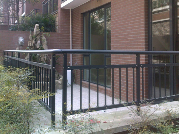 采購鋅鋼陽臺護(hù)欄，這些采購渠道一定要知道！