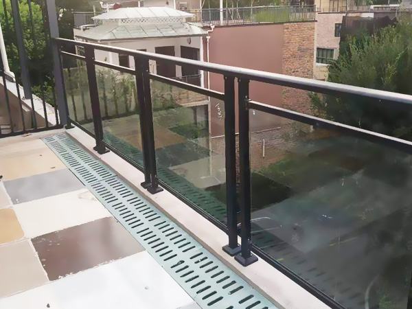 推薦2款陽臺護欄，定制價格不到60元一米！