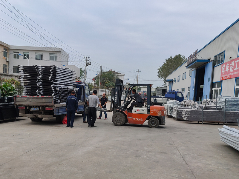 金用護欄2020年10月21日鋅鋼陽臺欄桿發貨！