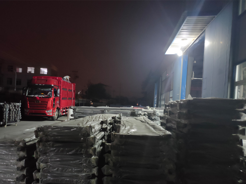 金用護欄2020年10月27日鋅鋼百葉窗發(fā)貨! 金用護欄2020年10月27日鋅鋼百葉窗發(fā)貨!