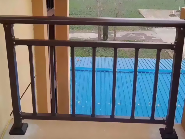 陽臺(tái)護(hù)欄定制指南 陽臺(tái)護(hù)欄定制指南