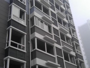 百葉窗什么材質的比較適合建筑工程上用？