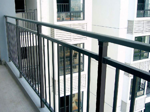 鋅鋼護(hù)欄一般能用多久？