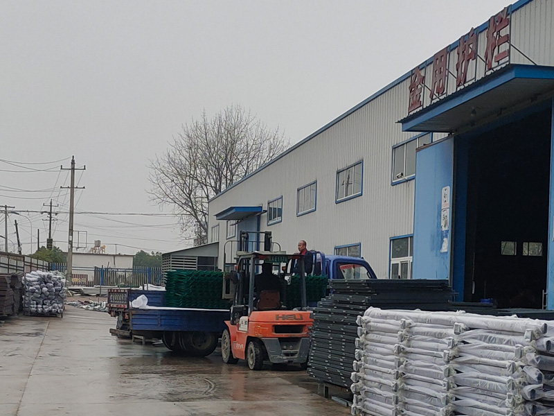 金用護(hù)欄2020年11月26日上午鋅鋼綠化護(hù)欄發(fā)貨！