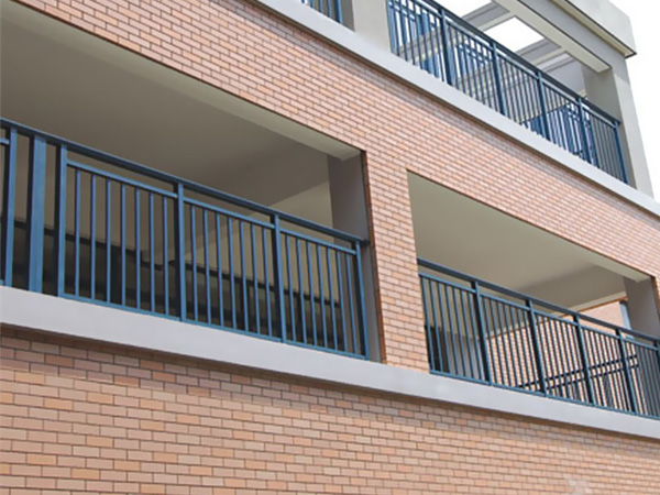 鋅鋼護欄高度國家標準規范要求 鋅鋼護欄高度國家標準規范要求