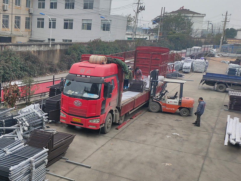 金用護欄2020年12月9日鋅鋼落地窗護欄發貨! 金用護欄2020年12月9日鋅鋼落地窗護欄發貨!