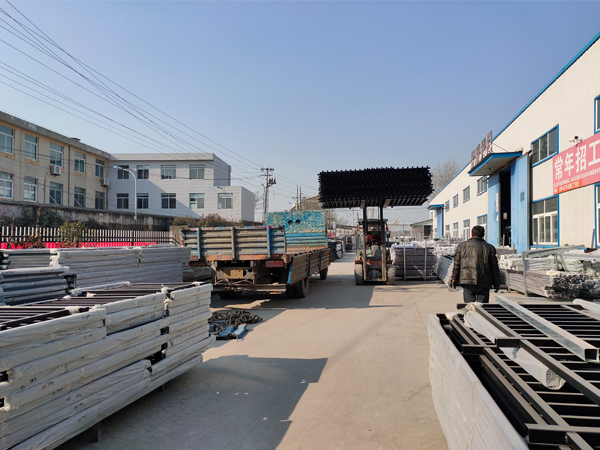 金用護欄2020年12月22日鋅鋼圍墻護欄發貨！