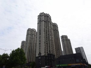 合肥春暉園小區(qū)陽(yáng)臺(tái)護(hù)欄、樓梯扶手定制