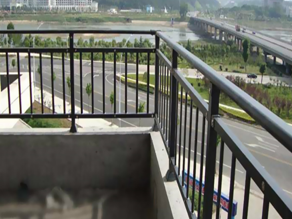 陽臺護欄哪家便宜？