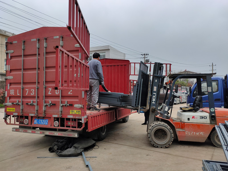 金用護欄2021年4月2日鋁合金百葉窗發(fā)貨！