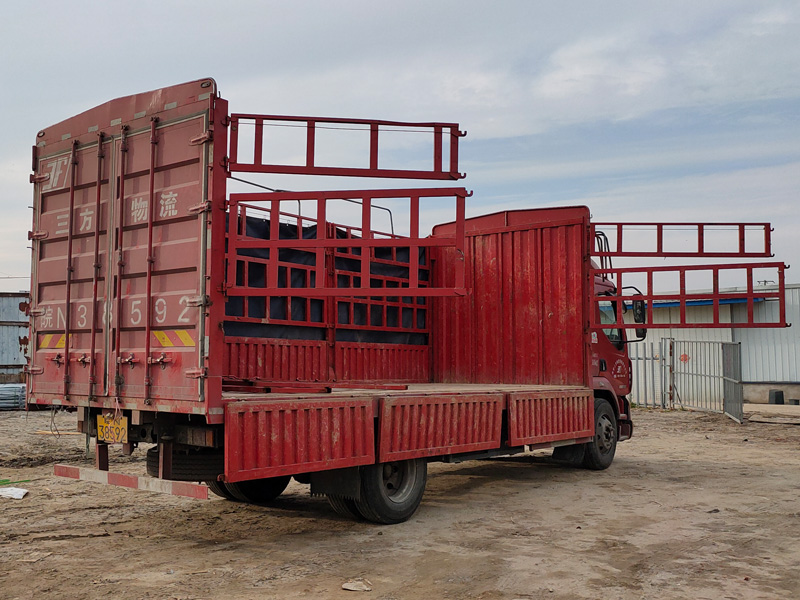 金用護欄2021年4月7日鋅鋼百葉窗發(fā)貨！