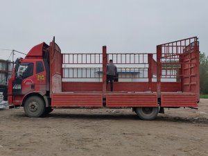 金用護(hù)欄2021年4月12日鋅鋼連廊欄桿發(fā)貨！