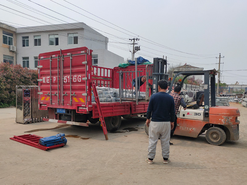 金用護欄2021年4月13日鋅鋼欄桿發貨！