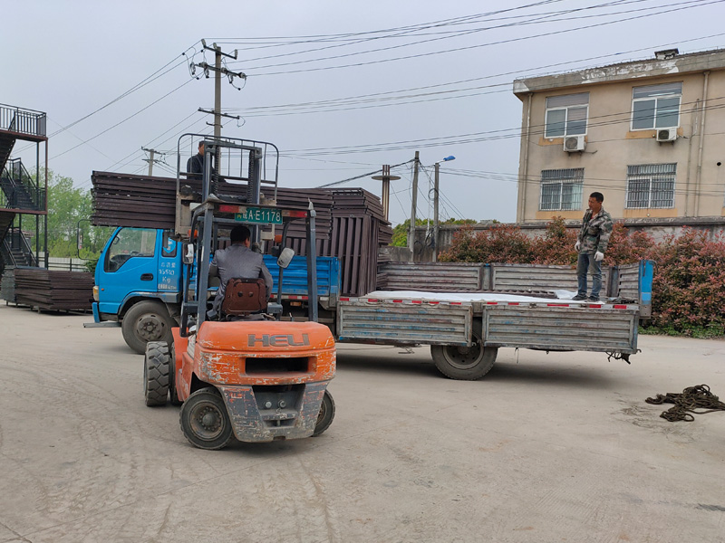 金用護欄2021年4月14日鋁合金百葉窗發(fā)貨！