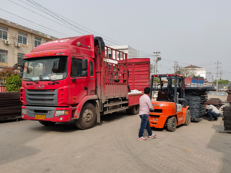 金用護欄2021年4月16日第二車百葉窗發貨! 金用護欄2021年4月16日第二車百葉窗發貨!