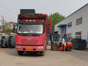 金用護(hù)欄2021年4月16日第一車百葉窗發(fā)貨！