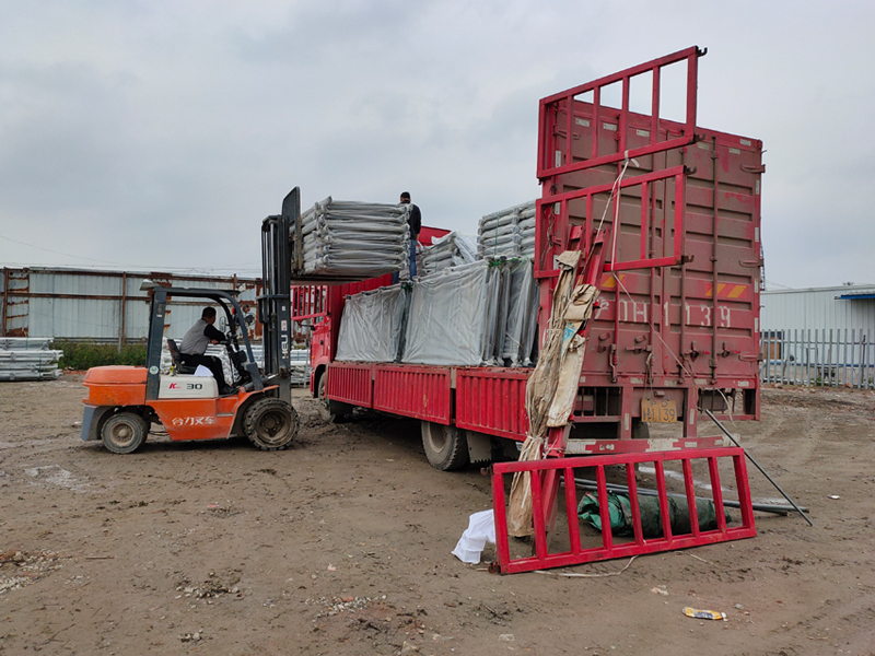 金用護(hù)欄2021年4月21日鋅鋼陽(yáng)臺(tái)護(hù)欄發(fā)貨! 金用護(hù)欄2021年4月21日鋅鋼陽(yáng)臺(tái)護(hù)欄發(fā)貨!