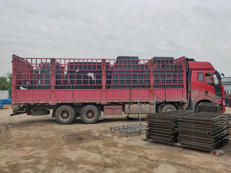 金用護(hù)欄2021年5月6日鋁合金百葉窗發(fā)貨! 金用護(hù)欄2021年5月6日鋁合金百葉窗發(fā)貨!