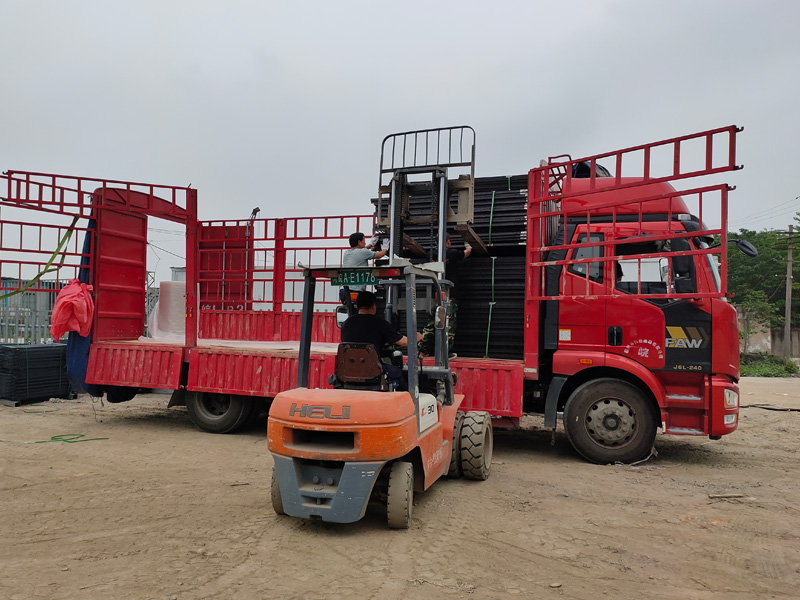 金用護欄2021年5月13日鋅鋼百葉窗發貨！