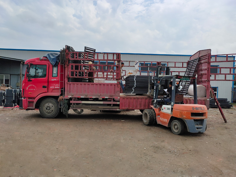 金用護欄2021年5月14日鋅鋼百葉窗發貨！