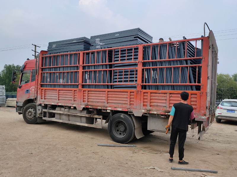 金用護(hù)欄2021年6月3日鋅鋼百葉窗發(fā)貨! 金用護(hù)欄2021年6月3日鋅鋼百葉窗發(fā)貨!