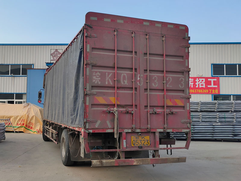  金用護欄2021年7月2日鋅鋼百葉窗發貨！