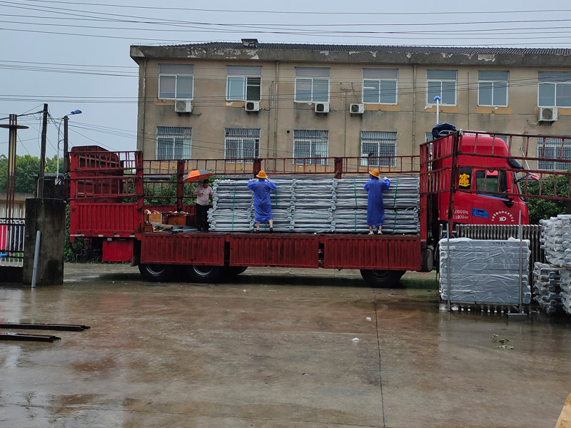 金用護欄2021年7月8日鋅鋼陽臺護欄發貨！