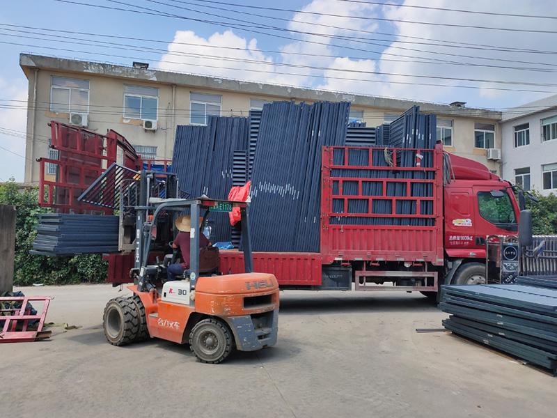 金用護欄2021年7月22日鋅鋼百葉窗發(fā)貨！