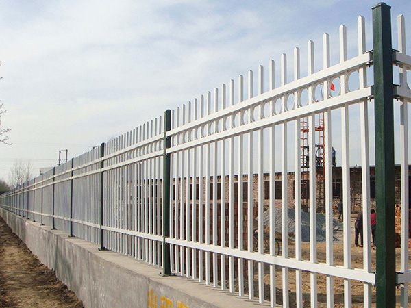 圍墻護(hù)欄廠家怎么選？