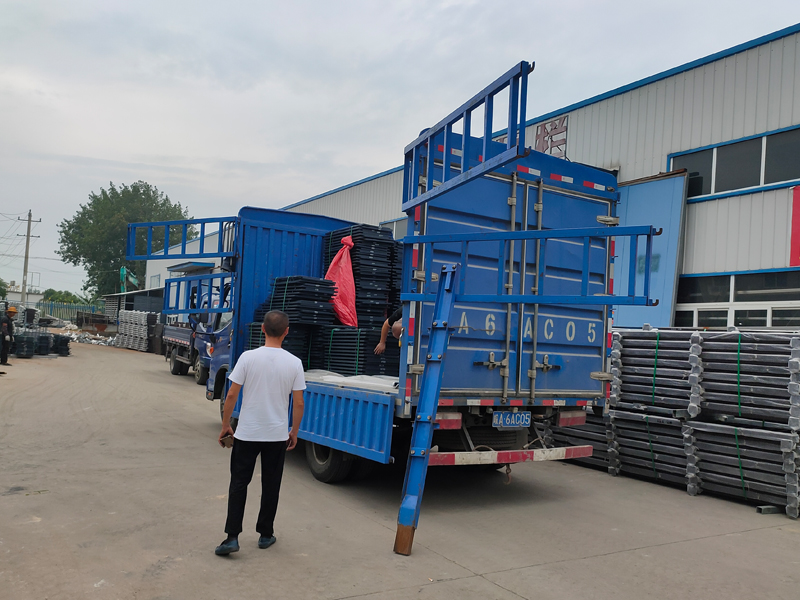 金用護(hù)欄2021年8月10日鋅鋼空調(diào)欄桿發(fā)貨！