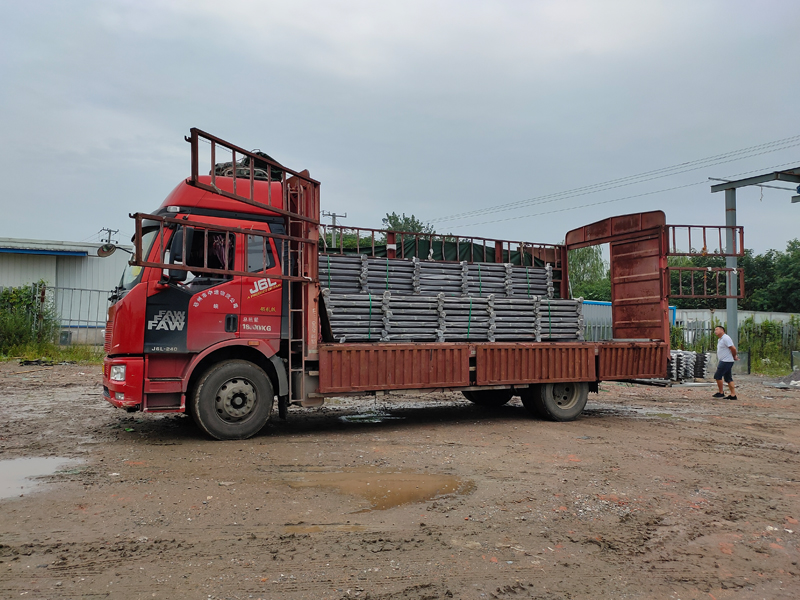 金用護欄2021年8月12日鋅鋼陽臺護欄發(fā)貨! 金用護欄2021年8月12日鋅鋼陽臺護欄發(fā)貨!