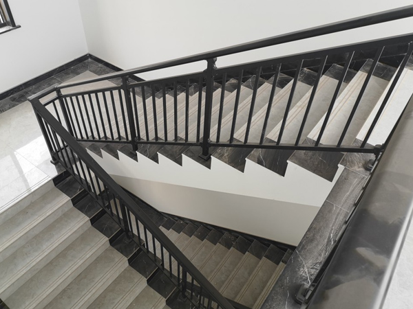 樓梯護欄多少錢一米？