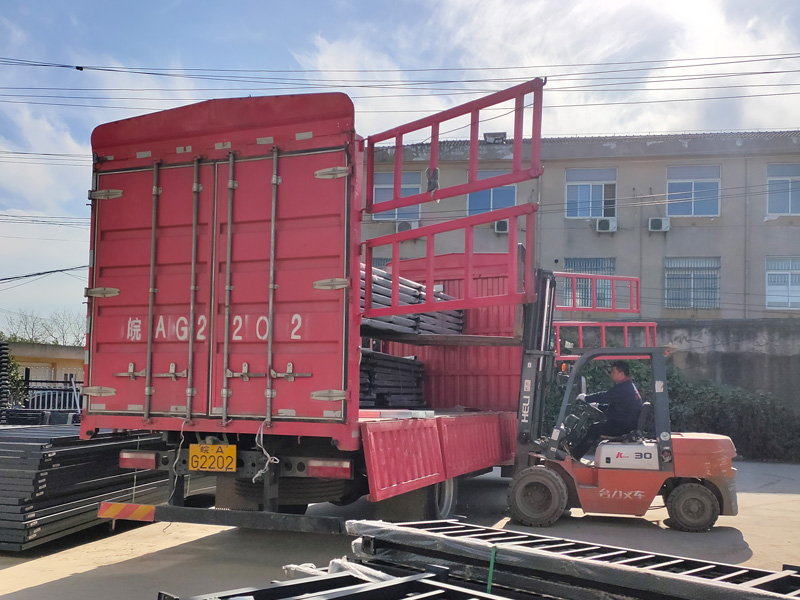 金用護欄2021年11月13日鋅鋼陽臺護欄發貨！