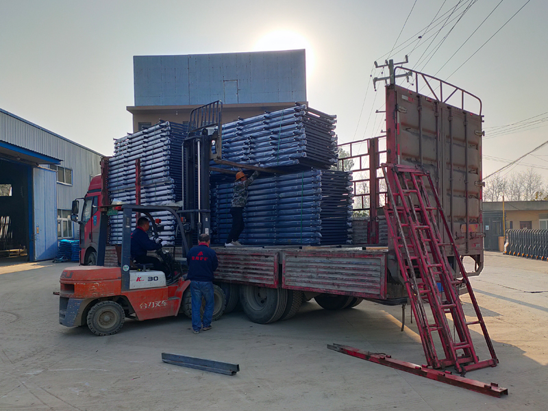 金用護欄2021年11月30日鋁合金玻璃欄桿發(fā)貨！