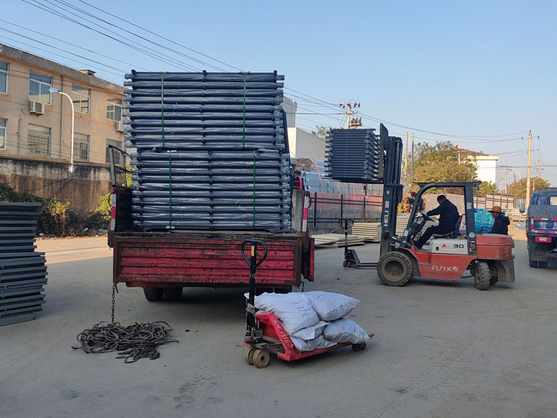 金用護欄2021年12月2日鋁合金陽臺護欄發貨！