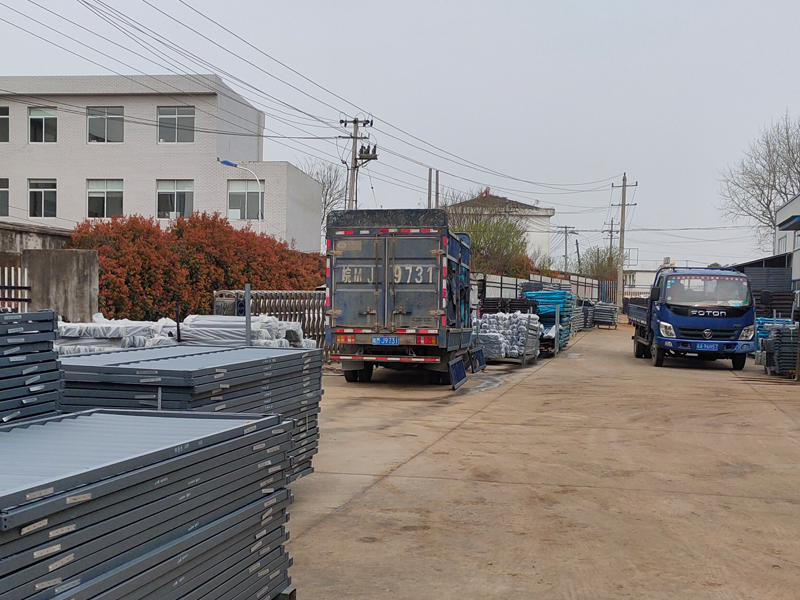 金用護欄2022年3月26日鋅鋼百葉窗裝車發貨！