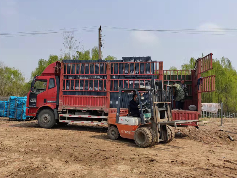 金用護欄2022年3月29日鋅鋼百葉窗裝車發貨！