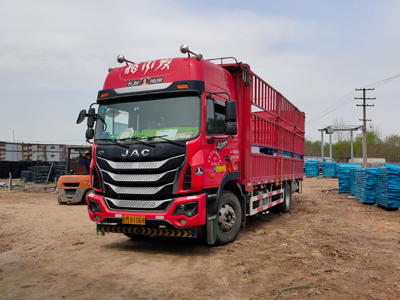 金用護欄2022年4月1日護窗欄桿裝車發貨! 金用護欄2022年4月1日護窗欄桿裝車發貨!