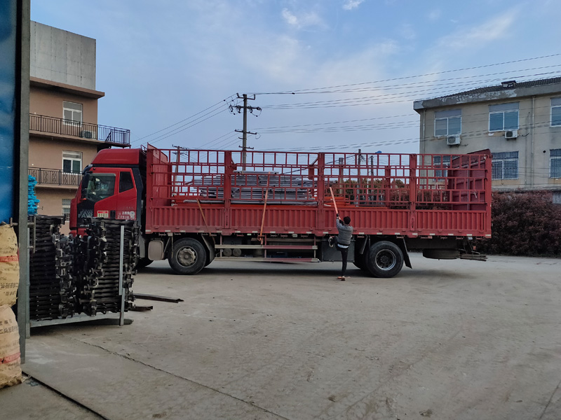 金用護欄2022年4月6日鋅鋼空調欄桿裝車發(fā)貨！