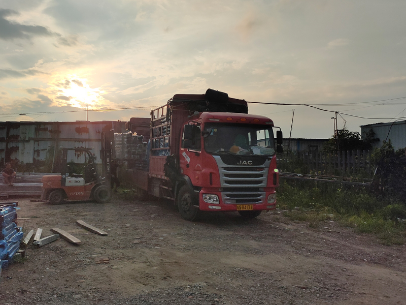 金用護欄2022年7月22日鋅鋼陽臺欄桿裝車發貨！