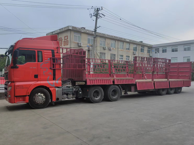 金用護(hù)欄2022年8月27日鋁合金百葉窗裝車(chē)發(fā)貨！