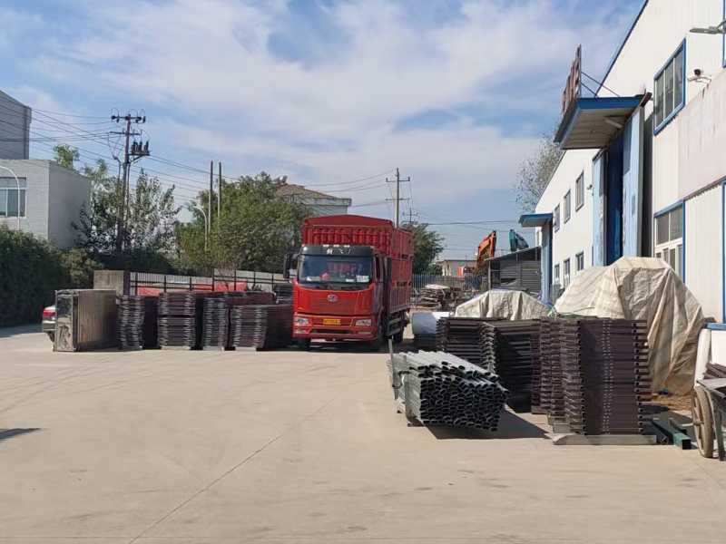 金用護(hù)欄2022年10月25日鋁合金百葉窗裝車發(fā)貨！