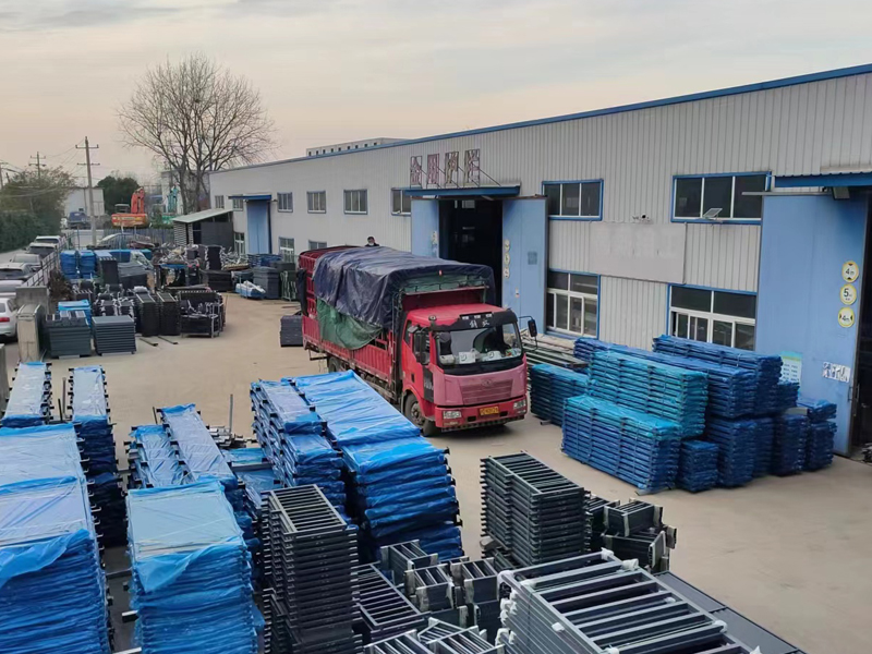 金用護(hù)欄2022年12月7日鋅鋼百葉窗裝車發(fā)貨! 金用護(hù)欄2022年12月7日鋅鋼百葉窗裝車發(fā)貨!