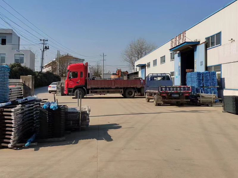 金用護欄2022年12月26日鋅鋼護窗欄桿裝車發貨！