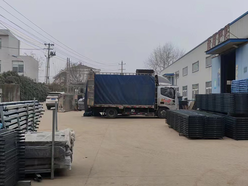 金用護欄2022年12月29日鋅鋼百葉窗裝車發(fā)貨！